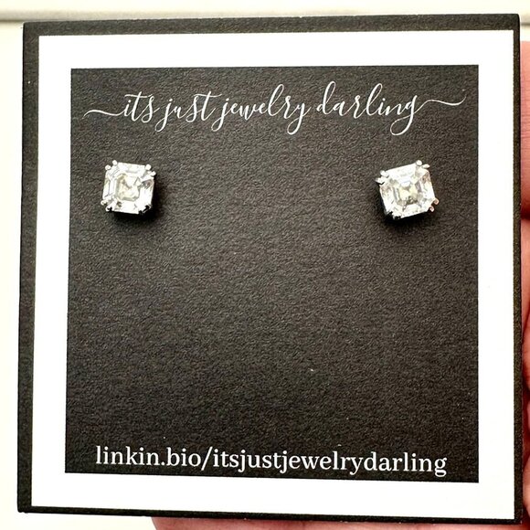 Womens Earrings 14K White Gold Cubic Zirconia Princess Cut Studs Pierced Estate - Picture 1 of 5